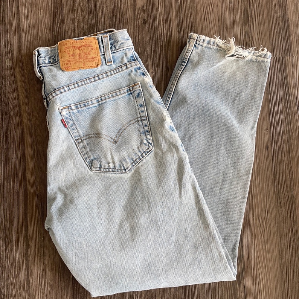 Vintage Levi jeans 31 light wash well worn waist 560 - Picture 1 of 5